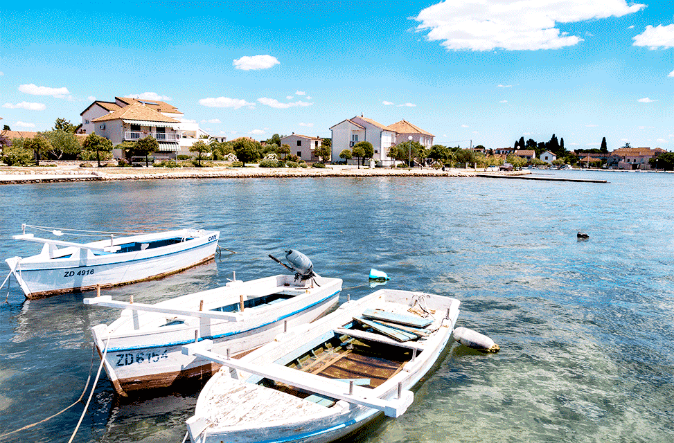 Sukosan apartments with beachfront view